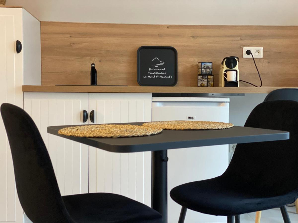 Appartement Lu'Ermael Avec Vue Mont Saint Michel Courtils Kültér fotó